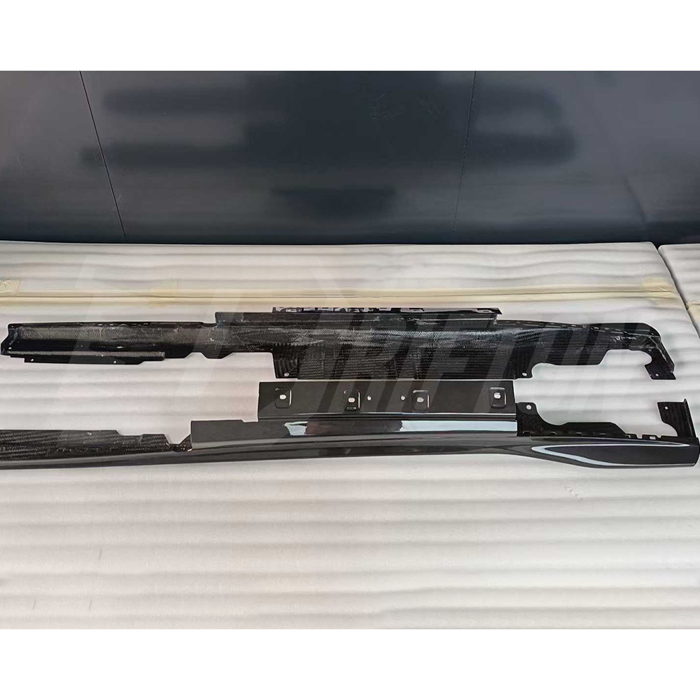 OEM Style Dry Carbon Fiber Side Skirt For Ferrari 812 Superfast GTS 2017-2023