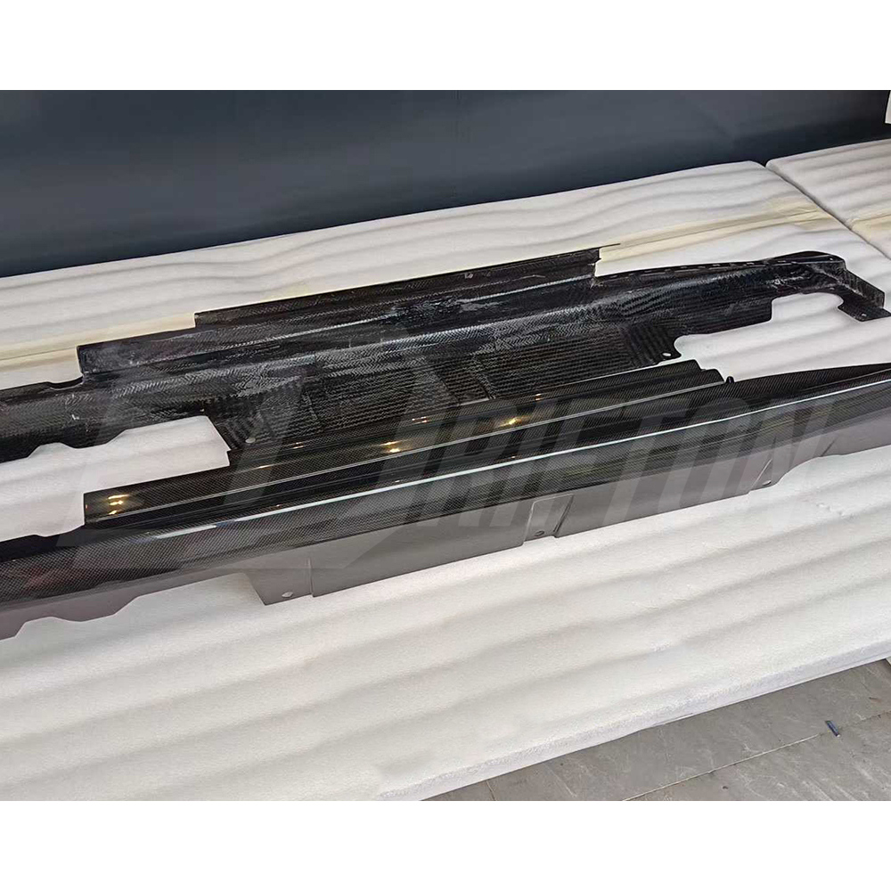 OEM Style Dry Carbon Fiber Side Skirt For Ferrari 812 Superfast GTS 2017-2023