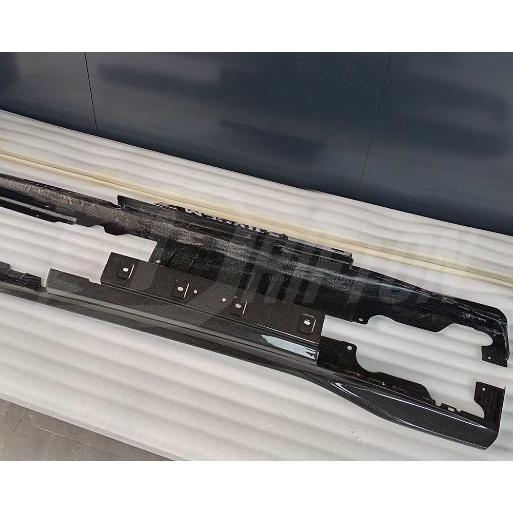 OEM Style Dry Carbon Fiber Side Skirt For Ferrari 812 Superfast GTS 2017-2023
