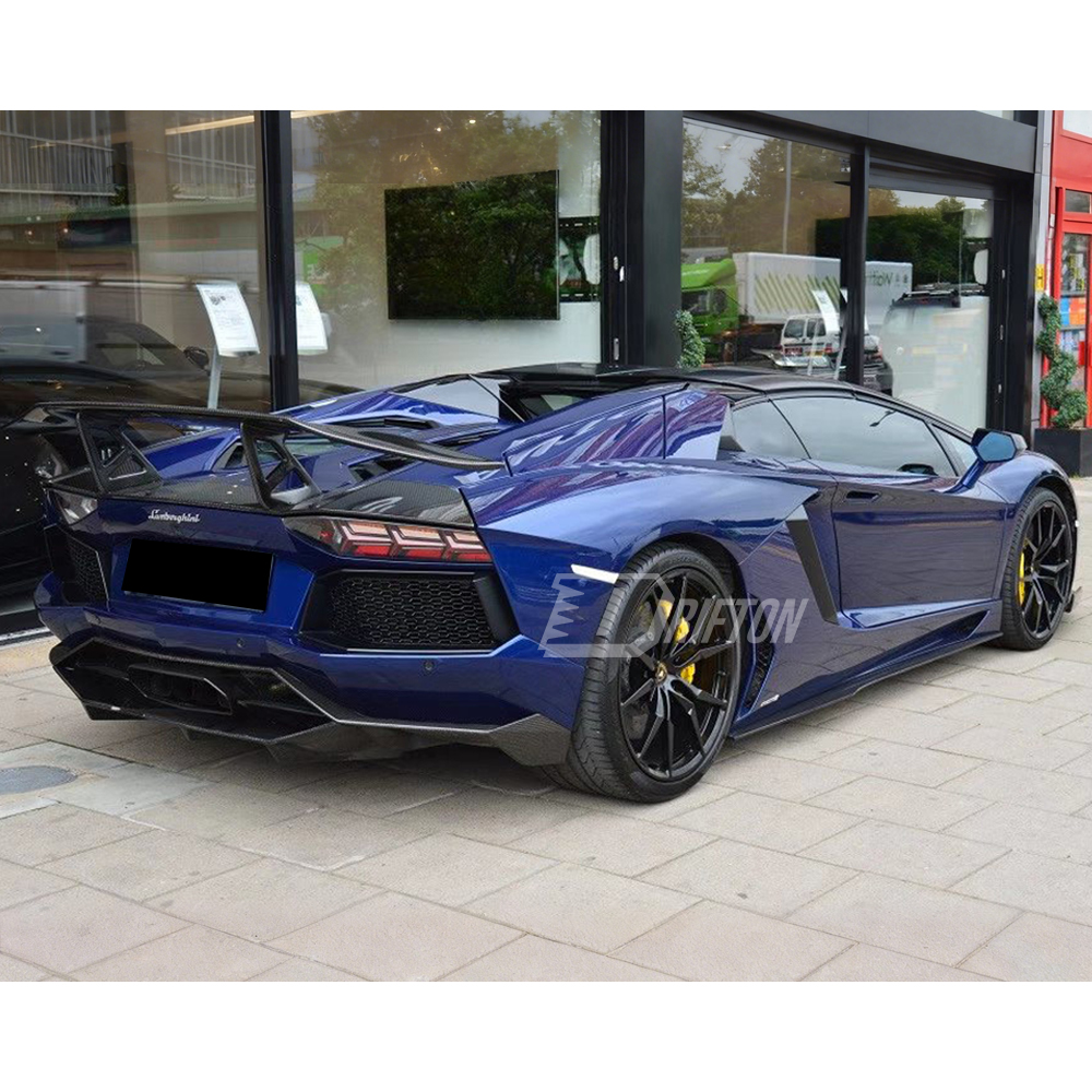 DMC Style Dry Carbon Fiber Side Skirt For Lamborghini Aventador LP700 2011-2015