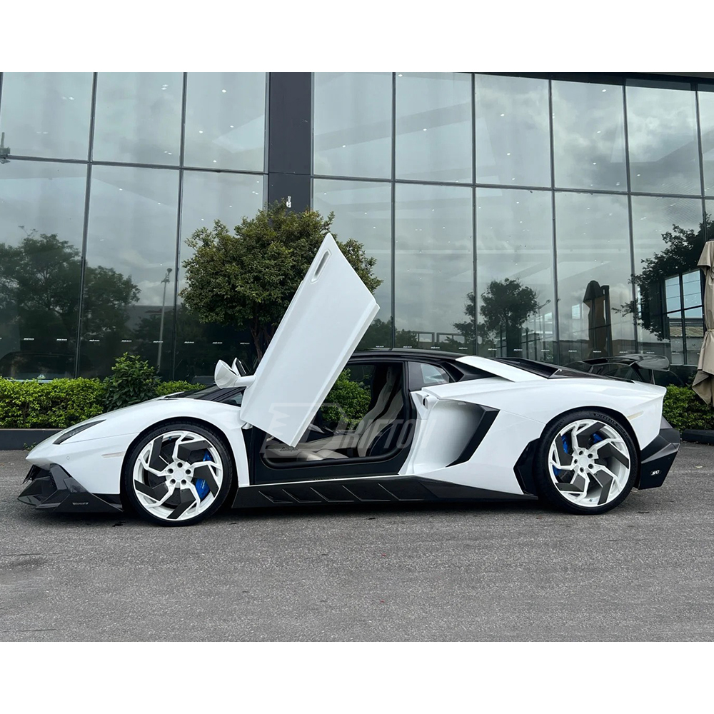 Novitec Style Dry Carbon Fiber Side Skirt For Lamborghini Aventador LP700 2011-2015