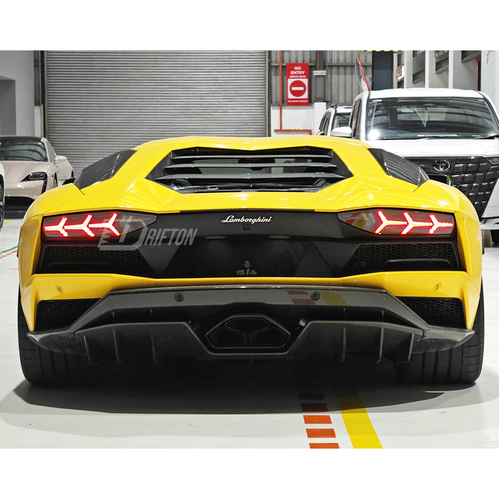 OEM Style Dry Carbon Fiber Rear Engine Side Vents Air Scoop For Lamborghini Aventador S LP740 2016-2021