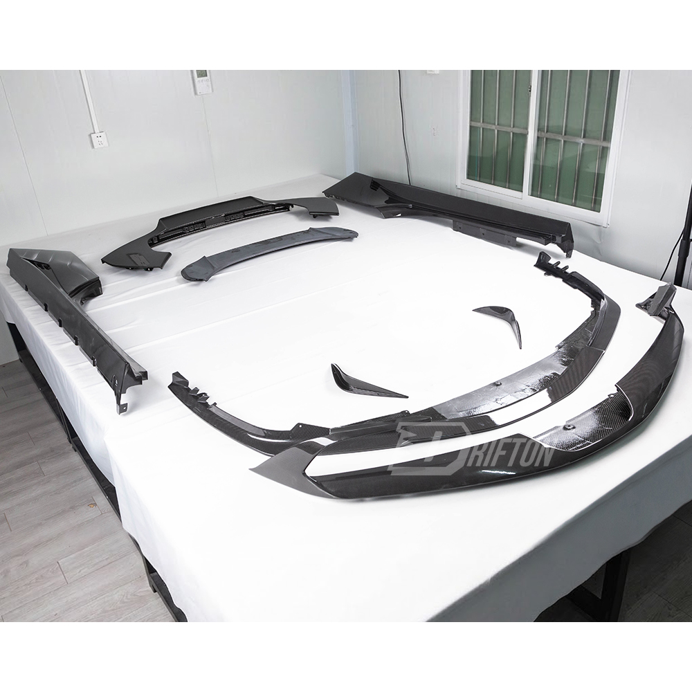 RYFT Style Dry Carbon Fiber Aero Body Kits For Ferrari SF90