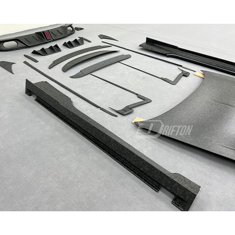 Mansory Style Dry Carbon Fiber Side Side Skirts For Bentley Continental GT & GTC 2025+