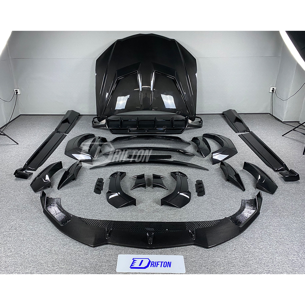 1016 Style Dry Carbon Fiber Wide Body Kit & Hood For Lamborghini URUS