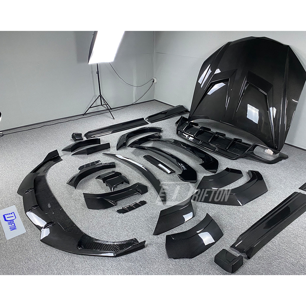 1016 Style Dry Carbon Fiber Wide Body Kit & Hood For Lamborghini URUS