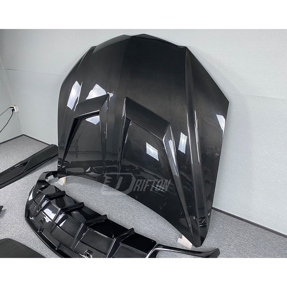 1016 Style Dry Carbon Fiber Wide Body Kit & Hood For Lamborghini URUS