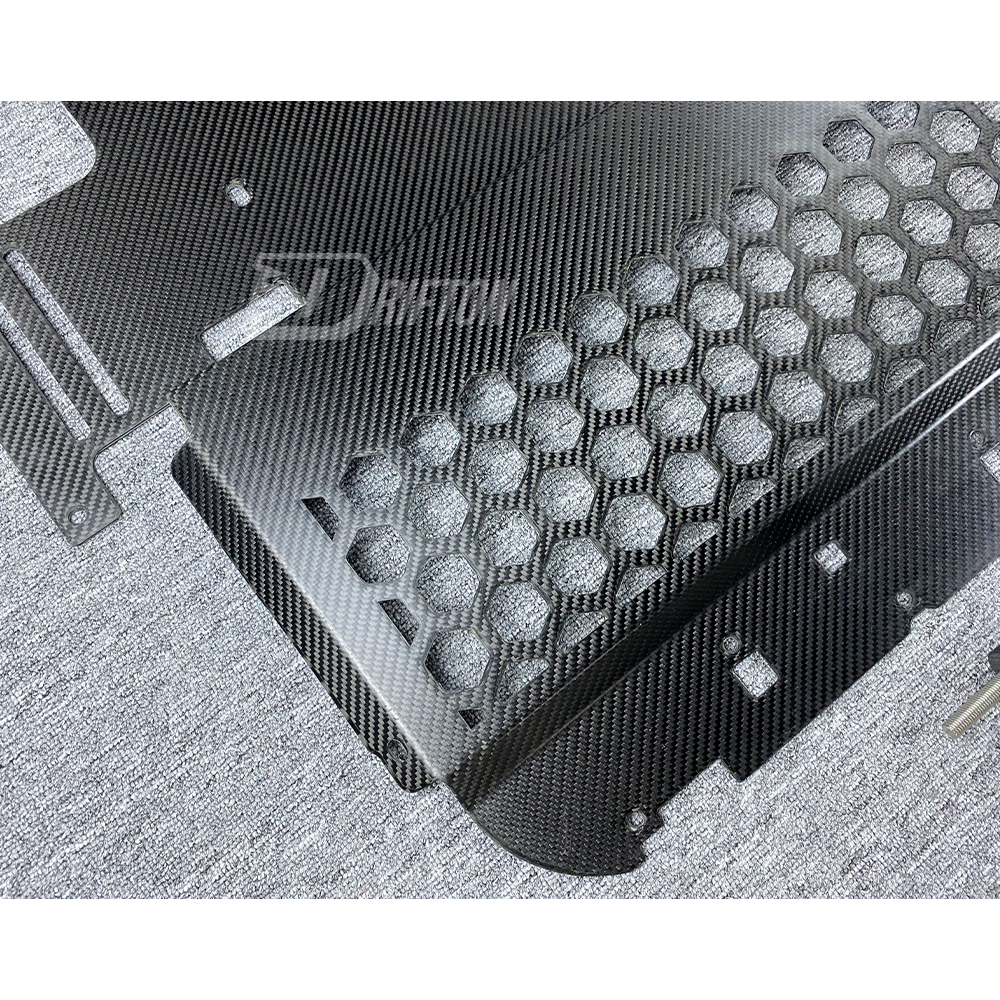 Dry Carbon Fiber Engine Underguard Skid Plate For BMW G87 M2 2023-2027