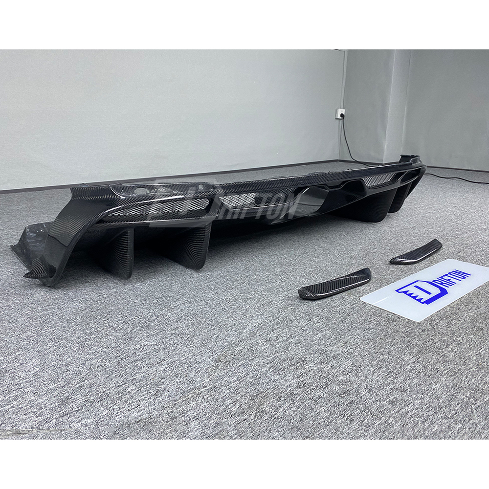 GTAM Style Carbon Fiber Rear Diffuser For Alfa Romeo Giulia QV Quadrifoglio 2016-2023