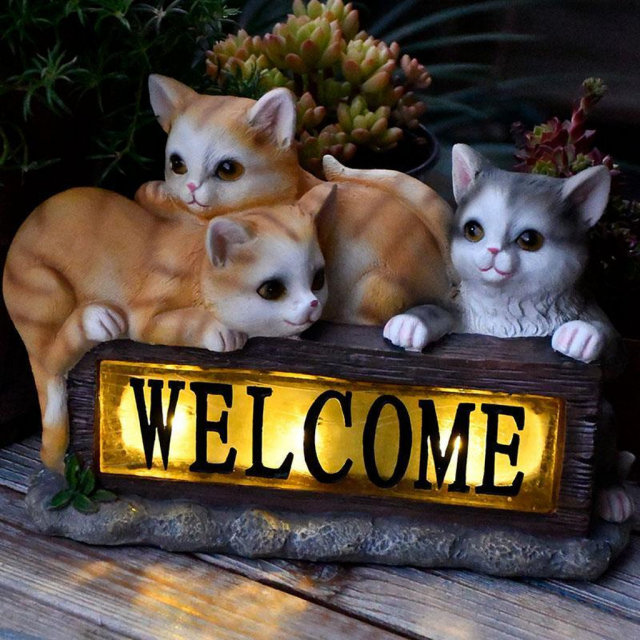 Welcome Sign Cat Sculpture Solar Light