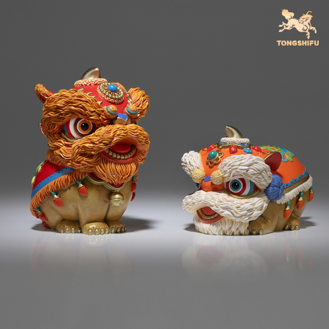 AUSPICIOUS & DESIRABLE DANCING LIONS