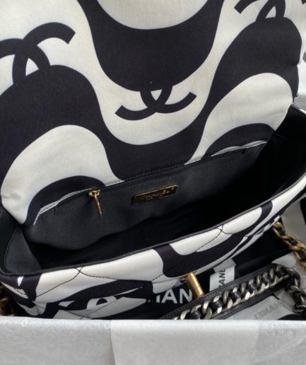 Chanel 19 Large Flap Bag White/Black For Women, Women’s Bags, Shoulder And Crossbody Bags 10.2in/26cm