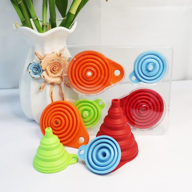 Silicone Collapsible Kitchen Funnel Set