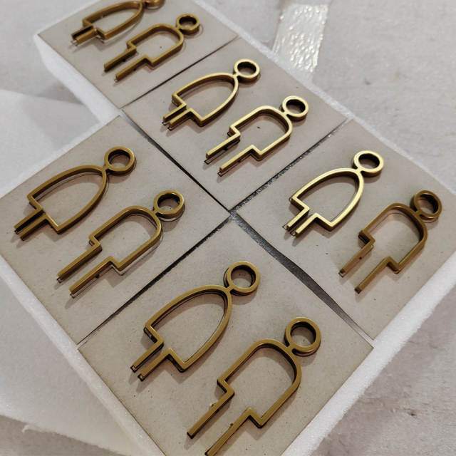 3D Toilet Logo Signage electroplated flat cut letters for hotel / shopping mall / school toilet metal signage use