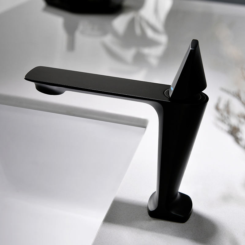 Modern black faucet faucet bathroom sink faucet single handle deck mounted hot and cold mixer faucet