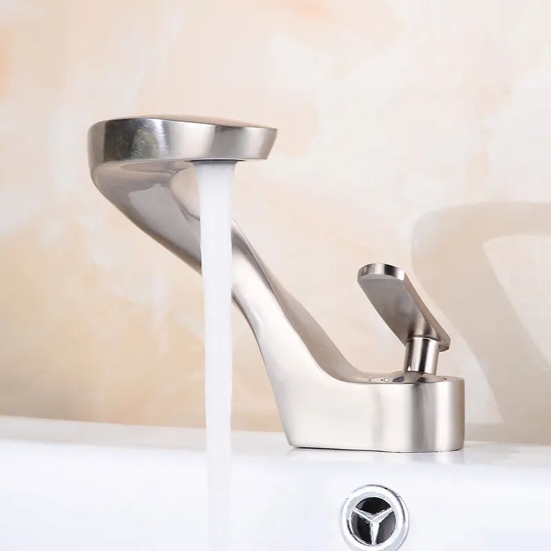 Modern Creative Single Handle 1-Hole Polished Chrome Bathroom Sink Faucet