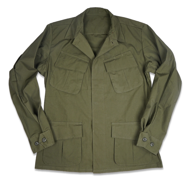 Vietnam war U.S. TCU jacket paratrooper uniform three generations of war reenactments coat