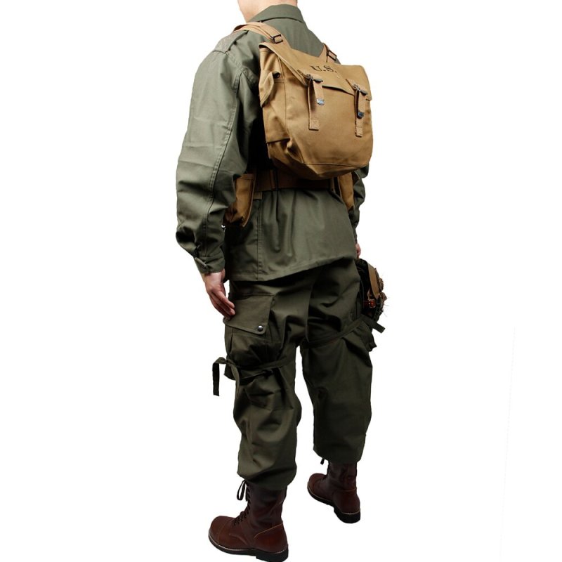 ww2 US army  green outdoor  M43 jacket Windbreaker uniform Pure cotton and B A. R equipment combination Normandy landing（no shooes，no helmet）