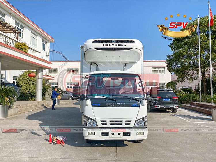 SPV Isuzuchina | Refrigerator Wagon ISUZU - Front Side View