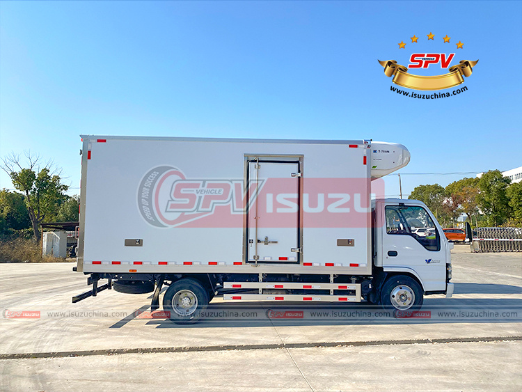 SPV Isuzuchina | 5 Ton Freezer Truck ISUZU - Right Side View