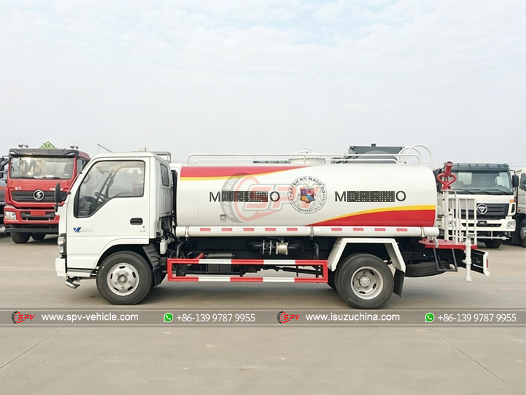 5,000 Litres Garden Watering Truck ISUZU - Left