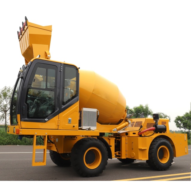 4 Cubic Meters Self-loading Concrete Mixer truck articulated type