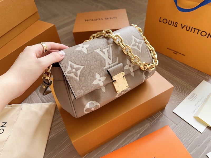 LV favorite chain bag