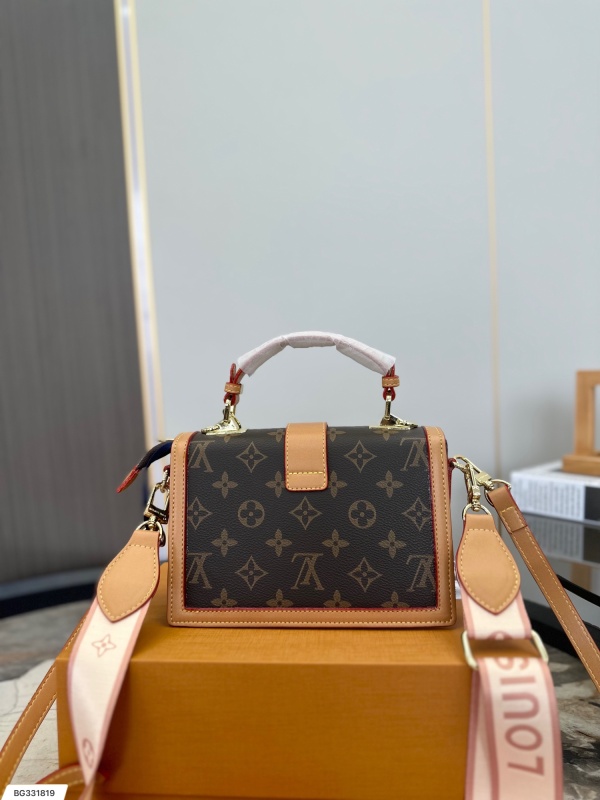 Lv Second Age Messenger Bag Explosion Handbag Messenger Bag