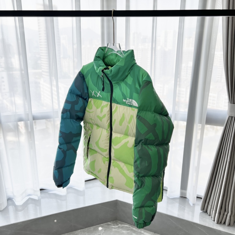 𝗧𝗵𝗲 𝗡𝗼𝗿𝘁𝗵 𝗙𝗮𝗰𝗲 𝕩 𝗞𝗮𝘄𝘀｜North face kaws XX joint name/North face down jacket