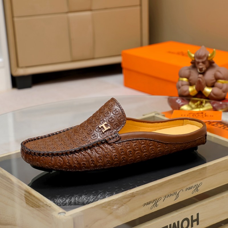𝐇𝐞𝐫𝐦𝐞𝐬 𝐟𝐢𝐫𝐬𝐭 𝐤𝐞𝐥𝐥𝐲 Popular thick-soled loafers