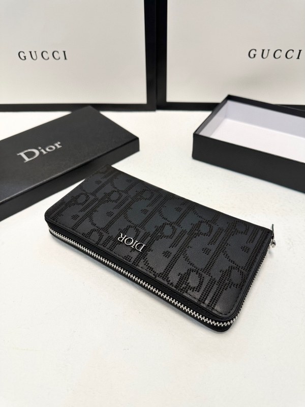 DIOR fashionable and versatile cowhide wallet card holder clutch