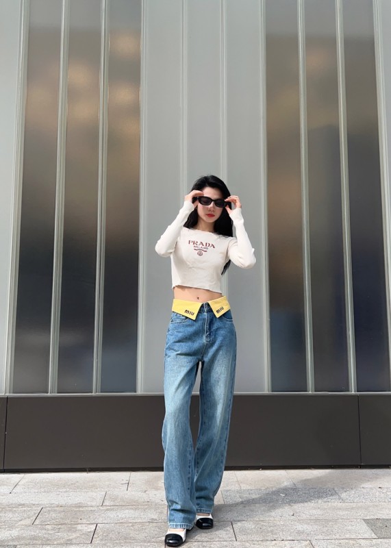 Miumiu cuffed embroidered trousers, casual and versatile jeans