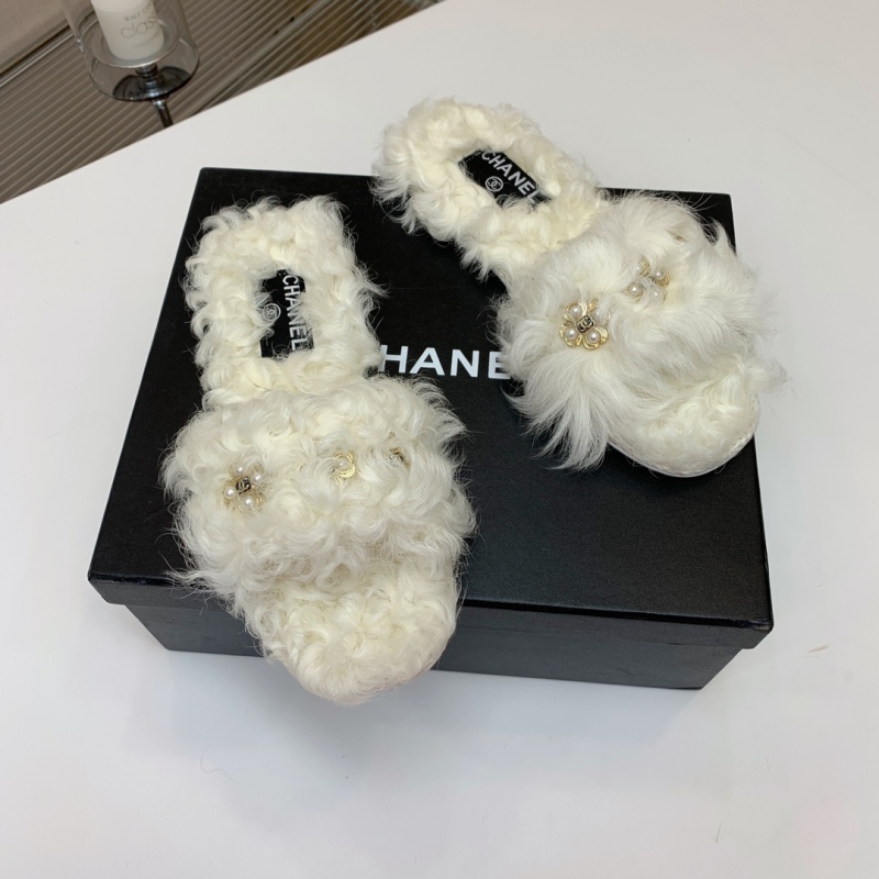 Chanel metal camellia pearl buckle decorated with sheepskin lining warm slippers