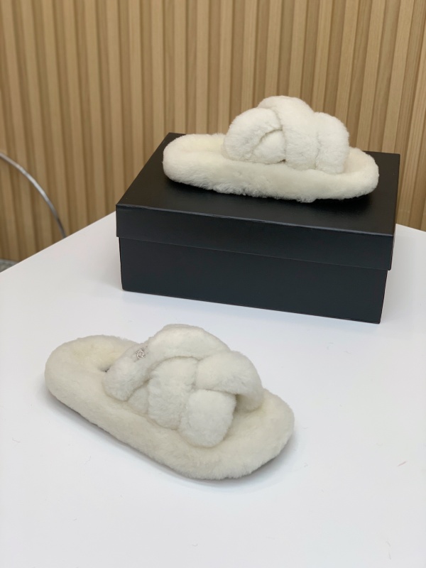 Chanel casual and versatile fashion slippers and fur slippers