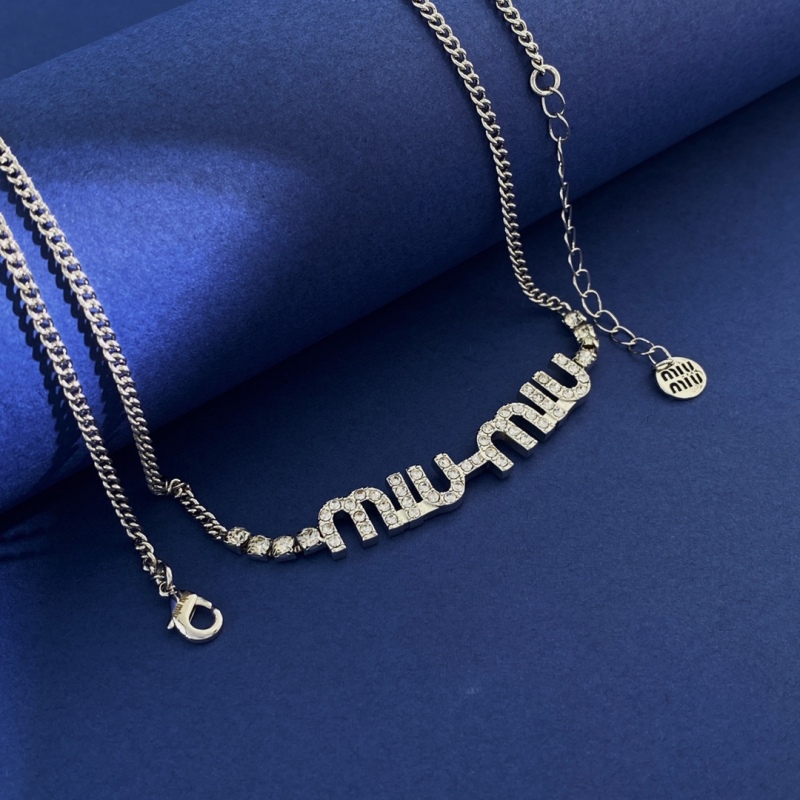 Miumiu logo letter logo decoration fashionable hollow full diamond English letter necklace