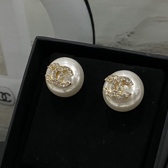 Chanel latest romantic snowflake crystal diamond pearl earrings