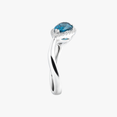 ACCA 18KW Ring with Blue Topaz and Diamond