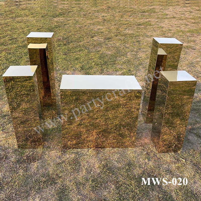 gold square pedestal stand