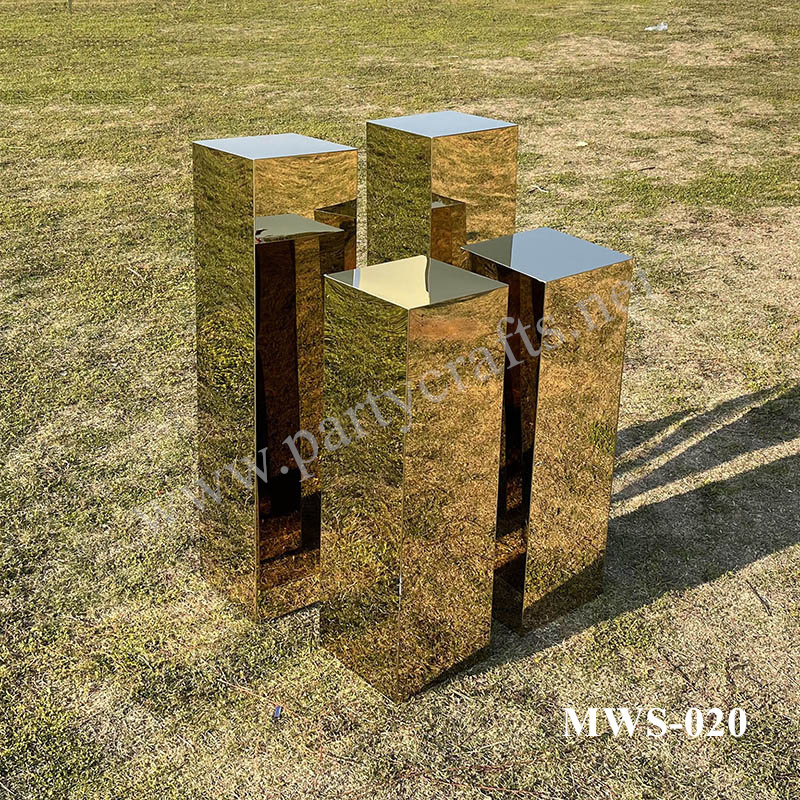 gold square pedestal stand