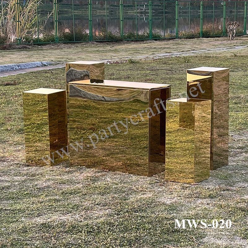 gold square pedestal stand