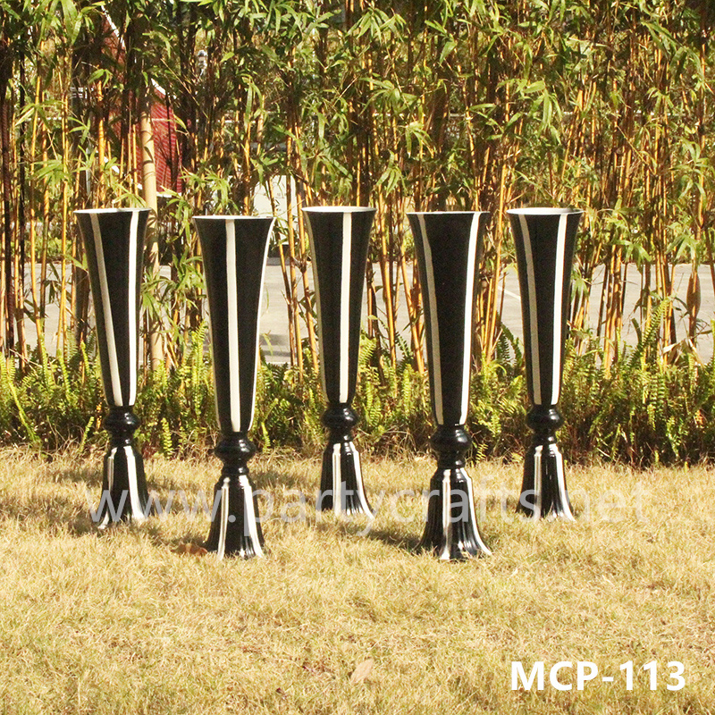 black tall vase centerpiece (MCP-113)