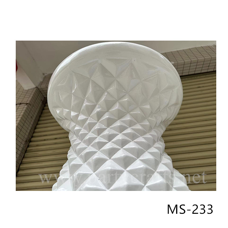 Pineapple shape white fiber glass vase (MS-233)