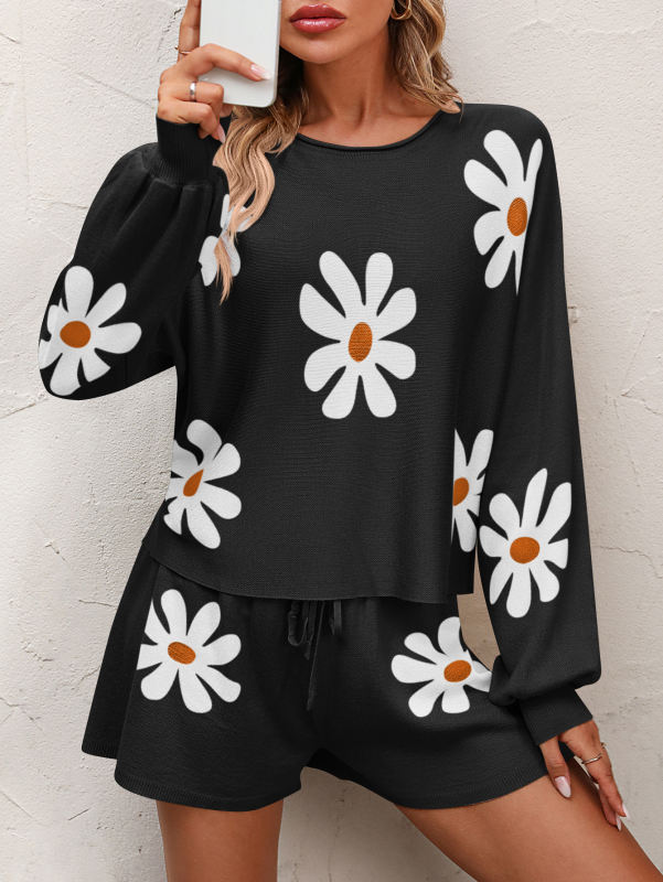 Black Daisy Pattern Sweater and Shorts Lounge Set