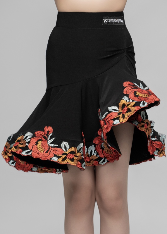 Embroidered Red Flower Swing skirt(Black)