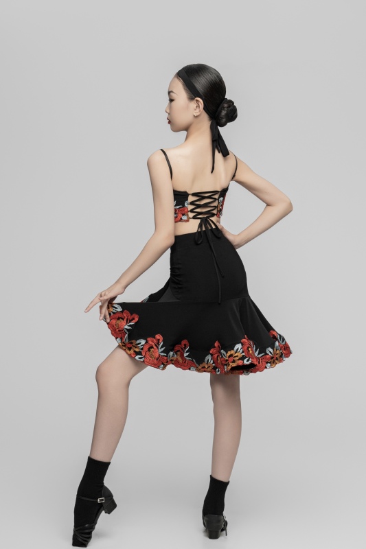 Embroidered Red Flower Swing skirt(Black)