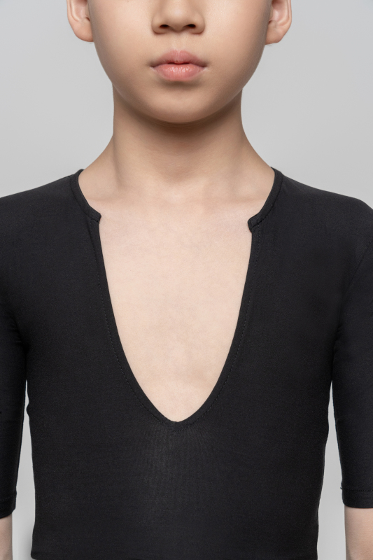 V-neck mid-sleeve top （White）