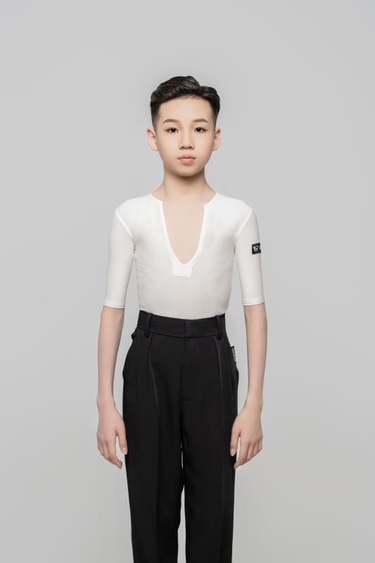 V-neck mid-sleeve top （White）