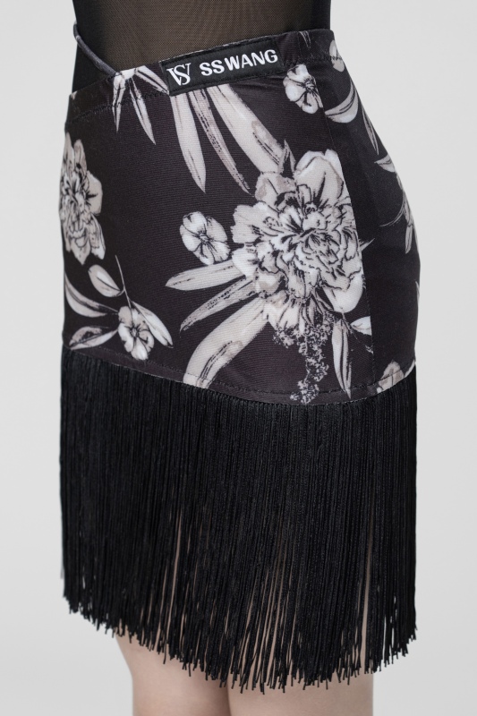 Long-sleeved gauze tassel suit（white flower on black background /With Arm flower）