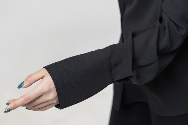 Open Back Tie Bow Long Sleeve Shirt（Black）
