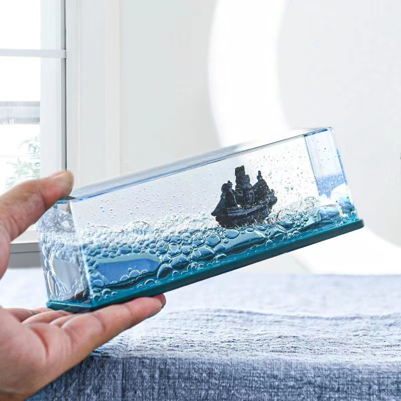 The Cruise Ship That Never Sinks Decoration, Cruise Ship Iceberg Home Decor Acrylic Cruise Ship Mode Fluid Drift Bottle, Floating Cruise Ship for Decoration